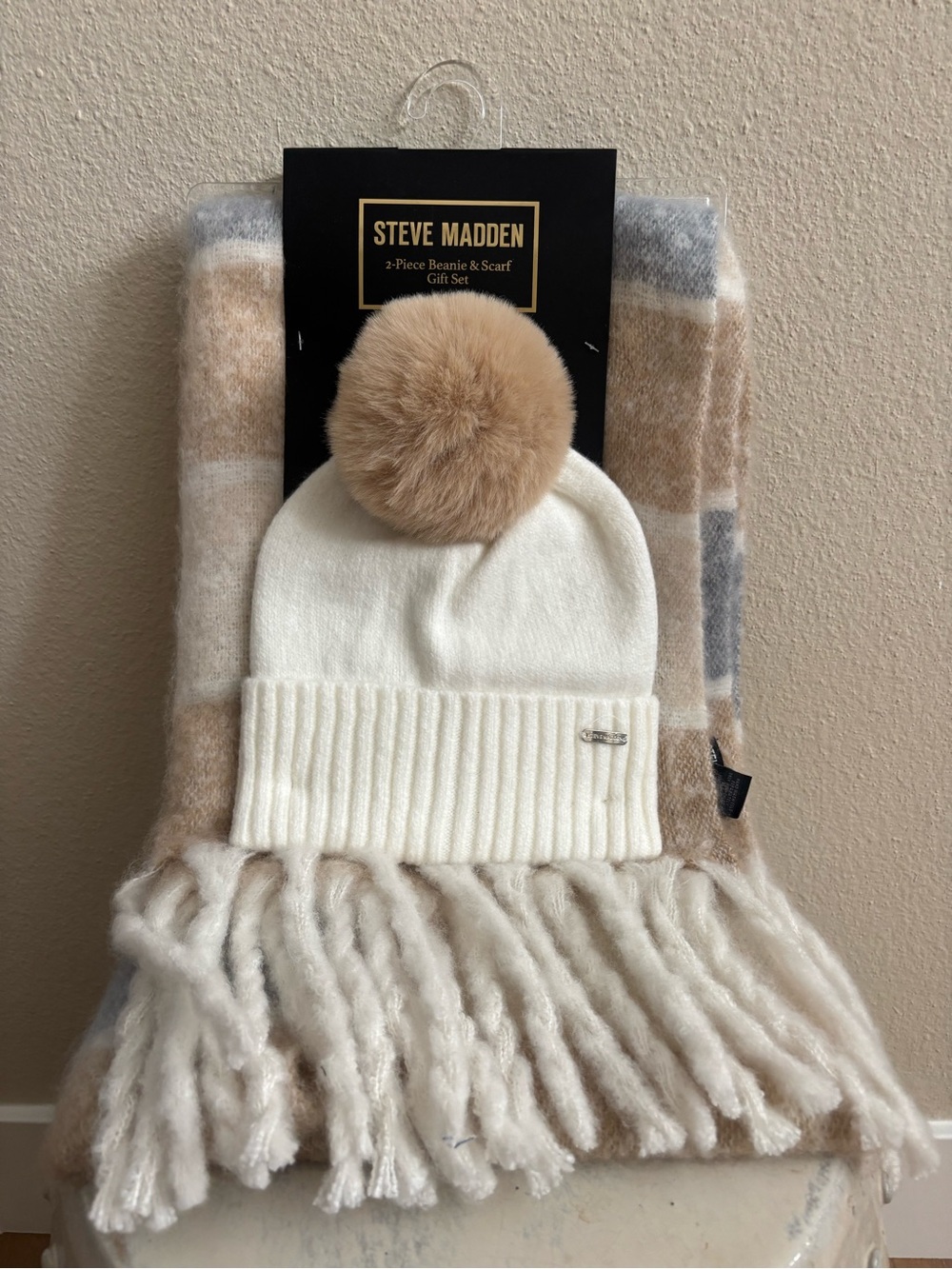 Women Accesories - Beanie & Scarf Gift Set